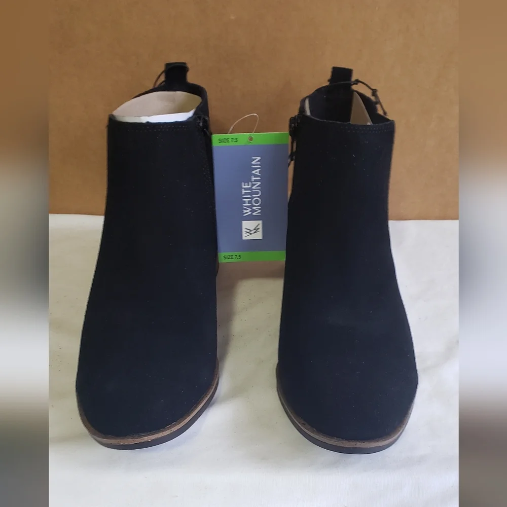 White Mountain Black Chelsea Ankle Boots with Stacked Heel